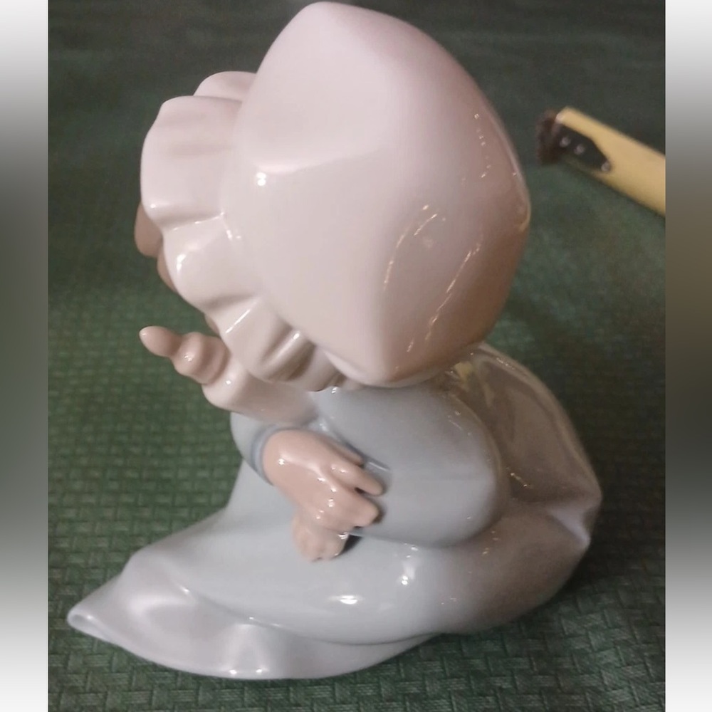 Lladro Baby Girl Holding Bottle 5" Vtg 1980, Collectible Mint Condition - Picture 4 of 4